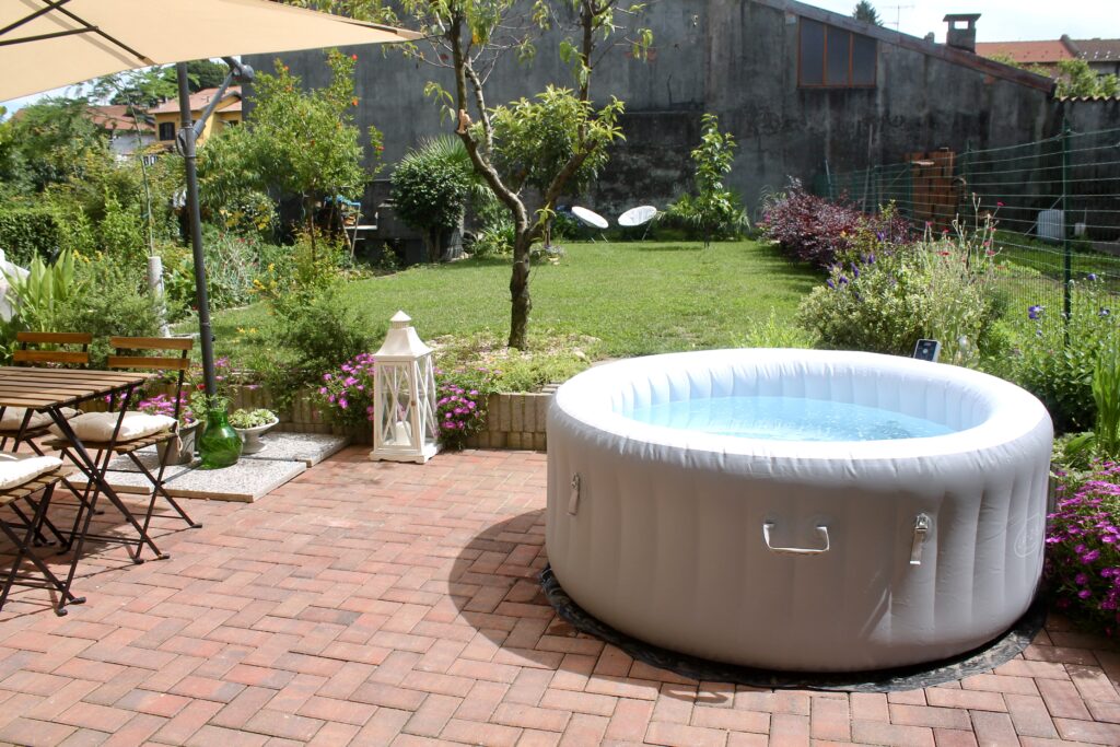 idromassaggio giardino il cortile del borgo